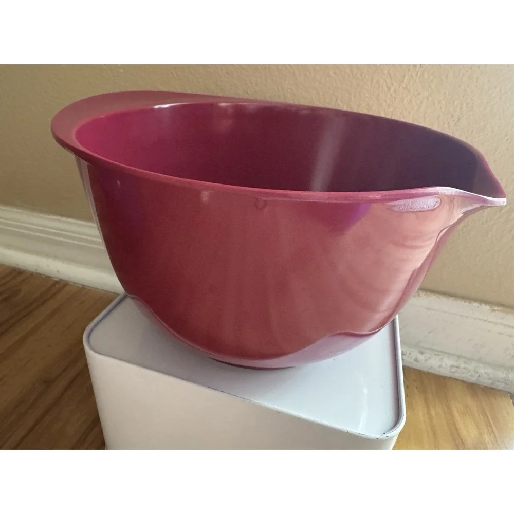 Vintage Sur La Table 3 Mixing Bowls With Spouts: Blue, Maroon, And Purple